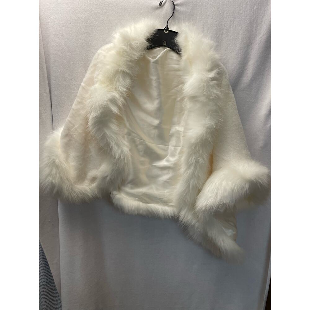 Faux Fur luxury shoulder‎ cover white one size women’s vintage
